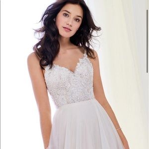 Wedding dress. Never worn